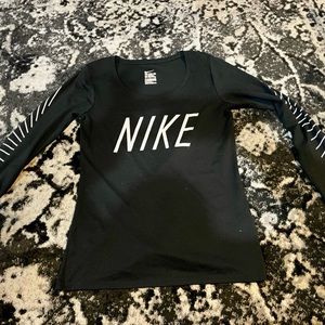 Nike Dri-Fit Women’s Long Sleeve Graphic Shirt Black Small